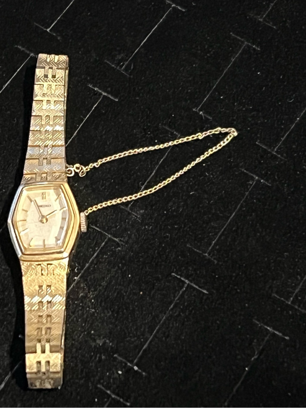 Seiko Womens Gold Toned Textured Bracelet Watch With Safety Chain